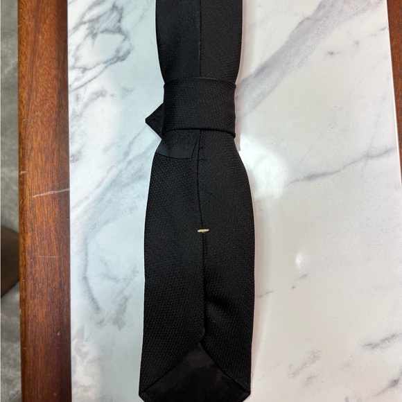 Elegant Black & Gold Mens Tie & Pearl Necklace - Picture 5 of 5